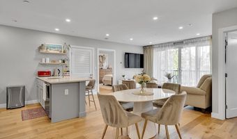 10 Everett 304, Boston, MA 02128