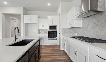1617 Grayhawk Dr, Basehor, KS 66007