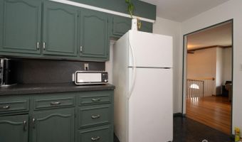727 E Woodbridge Ave E, Avenel, NJ 07001