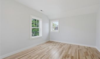 33 Jefferson Ave, East Providence, RI 02915