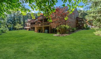 76 Pape Dr, Atlantic Highlands, NJ 07716