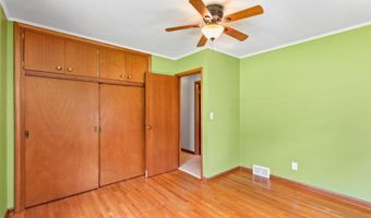 2619 Meadow Glen Rd, Ames, IA 50014