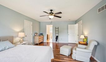 193 WYNDHAM Dr, Allentown, PA 18104