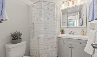 712 Kamuela Ave 303, Honolulu, HI 96816