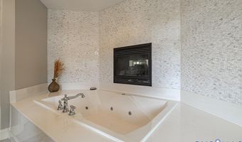 14469 Riverside Dr, Ashland, VA 23005