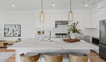211 Chinquapin Ave, Carlsbad, CA 92008
