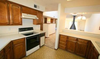 830 Live Oak Rd NE E, Albuquerque, NM 87122