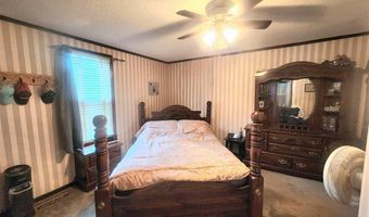 14614 S 4th Ave, Blanford, IN 47831