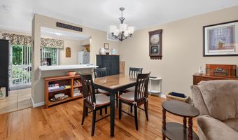 24 Manorwood Dr 24, Branford, CT 06405