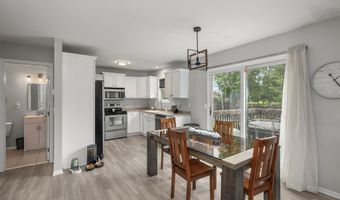 1107 Rosewood Dr, Altoona, IA 50009