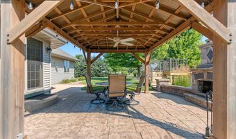 3561 GRAND MEADOWS Xing, Neenah, WI 54956