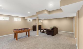 1008 Westrun Dr, Ballwin, MO 63021