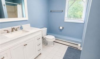42 Jamestown Blvd, Narragansett, RI 02882