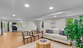 31 Brookside Dr, North Smithfield, RI 02896