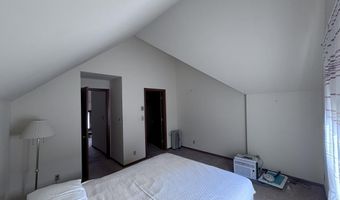 423 N Johnson St, Ada, OH 45810