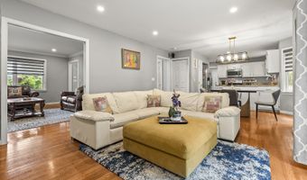 489 Hoyt St, Darien, CT 06820