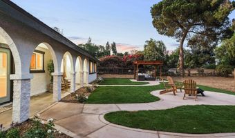3226 Summit Dr, Escondido, CA 92025