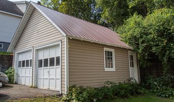 31 Dewitt St, Amsterdam, NY 12010