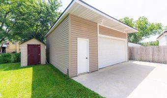 7 N Lincoln Ave, Addison, IL 60101