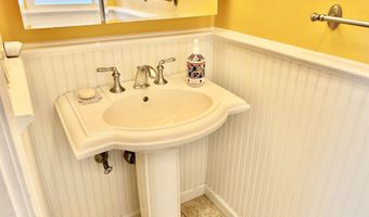 32 Country Way, Bethel, CT 06801