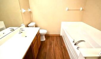 12 Millbrook Ct, Algonquin, IL 60102