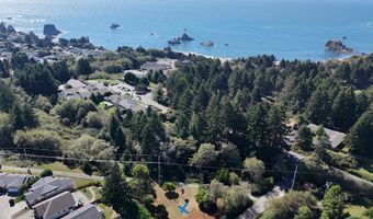 1300 HAMPTON Rd, Brookings, OR 97415