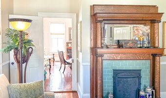 142 4th St, Apalachicola, FL 32320