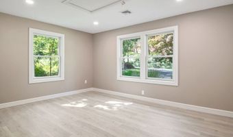 5 Fawn Rd, Alloway, NJ 07422