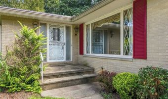 1129 Oak Tree Rd, Akron, OH 44320