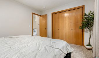 708 S 6th Ave, Brandon, SD 57005