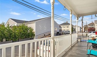 2 Chilton St, Bristol, RI 02809