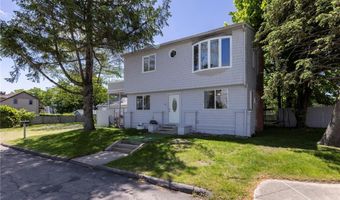 16 Courtway St, Narragansett, RI 02882