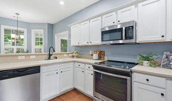 24 Pickens St, Beaufort, SC 29907