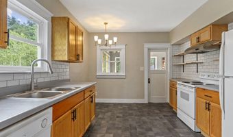 504 ABERNETHY Rd, Oregon City, OR 97045