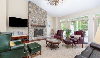 19 Cherry Hills Cir 19, Bloomfield, CT 06002