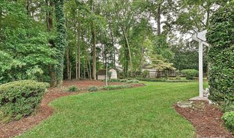 5607 Oak Dr, Charlotte, NC 28216