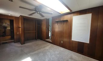 15282 Regina Ave, Allen Park, MI 48101