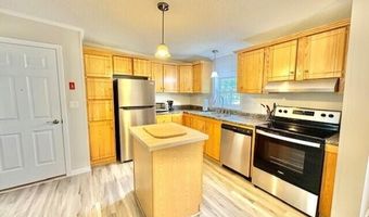 10 Pinecone Dr, Alfred, ME 04002