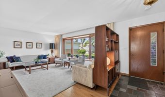 89 S Clarendon Ave, Addison, IL 60101