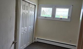 41 Perry Ave, Middletown, RI 02842