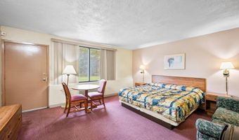 1058 HAUSMAN Rd, Allentown, PA 18104