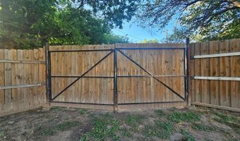 202 S Trappier St, Alvord, TX 76225