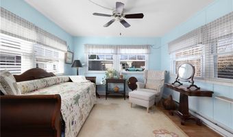 27 Woodward Rd, Lincoln, RI 02865