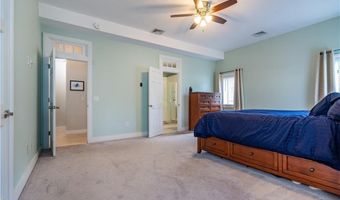 3976 Post Rd, Warwick, RI 02886