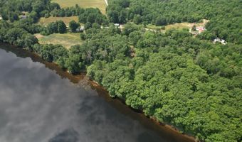 1776 Riverside Dr, Auburn, ME 04210