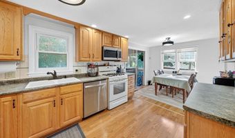 27 High St, Bellingham, MA 02019