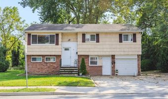 75 Oak St, Amityville, NY 11701