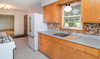 3860 7th Ave, Anoka, MN 55303
