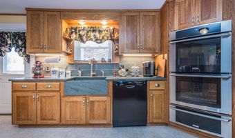 640 Orchard Dr, Bridport, VT 05734