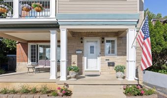 711 Riverview Dr, Alton, IL 62002